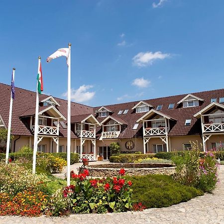 Orchidea Hotel Lipot Exterior photo