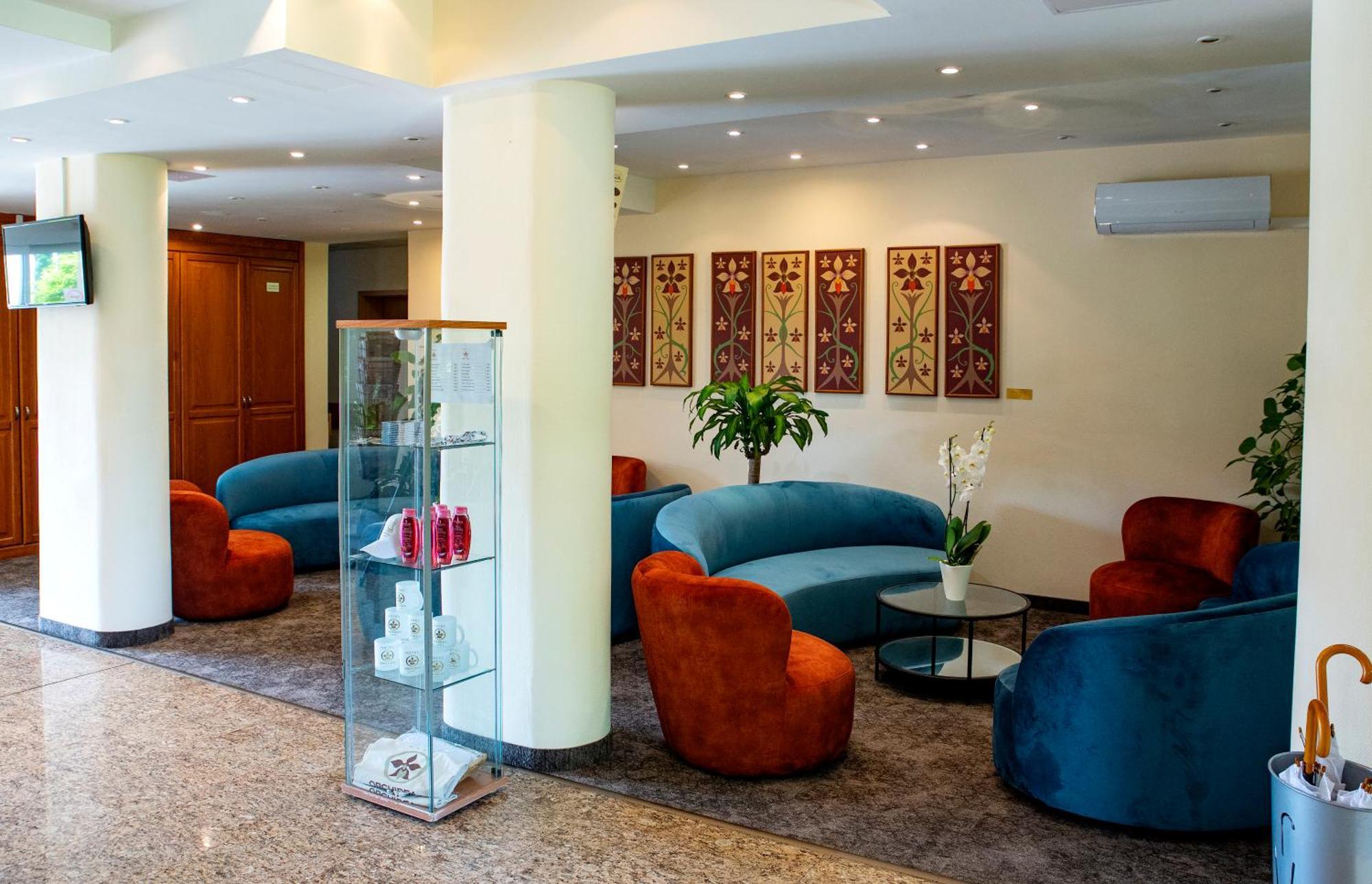 Orchidea Hotel Lipot Exterior photo