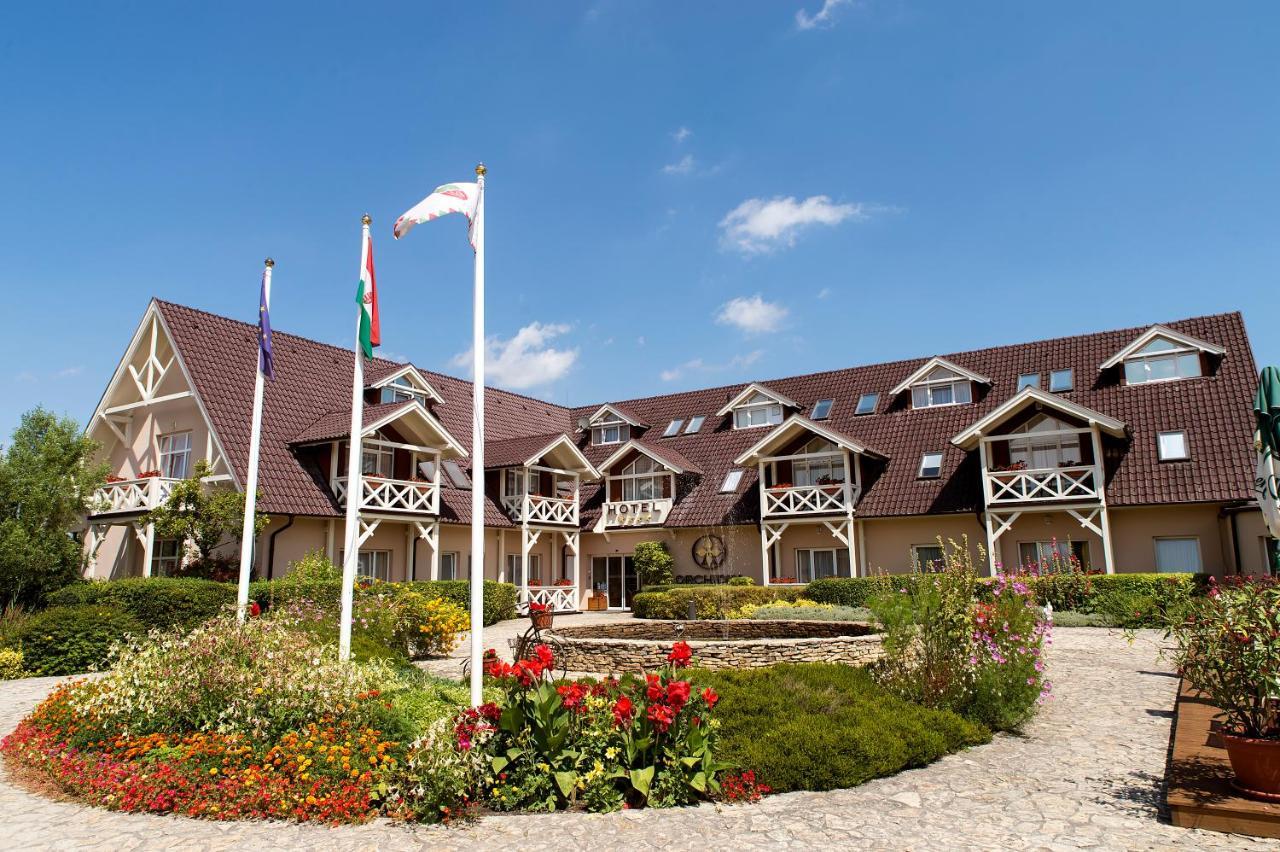 Orchidea Hotel Lipot Exterior photo